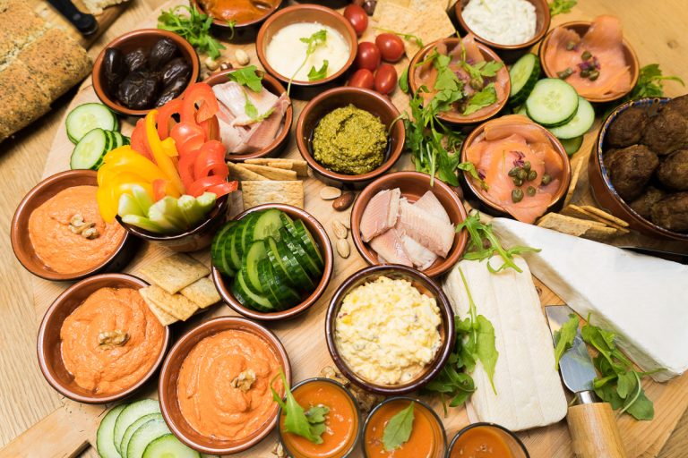 vergaderen in de wei borrelplank vega vis en vlees